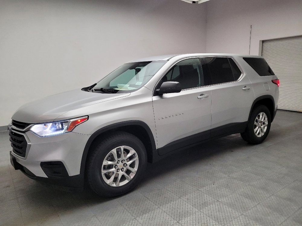 Used 2021 Chevrolet Traverse LS image 2