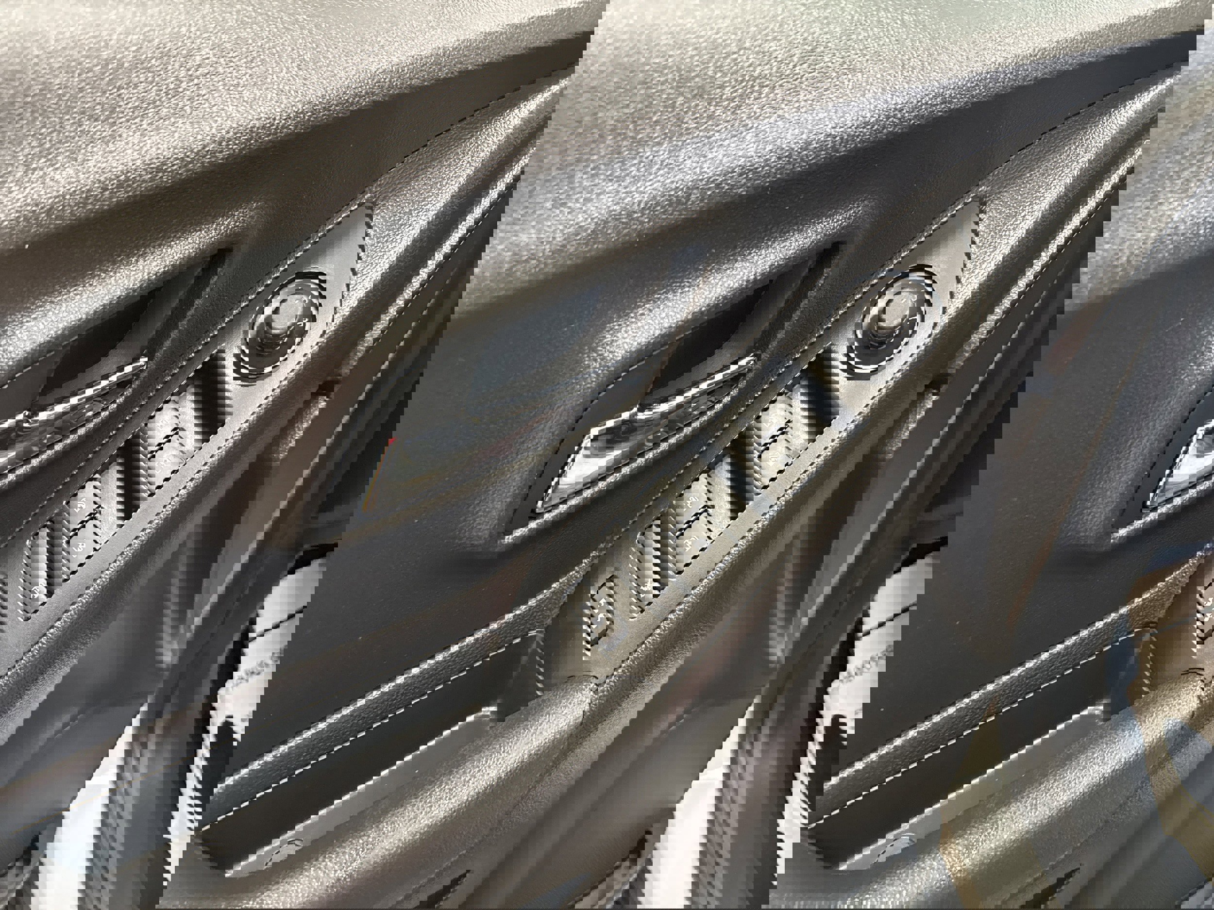 Used 2018 Chevrolet Trax LT w/ LT Convenience Package AWD/4WD image 34