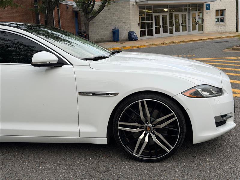 Used 2016 Jaguar XJ L Supercharged RWD image 9