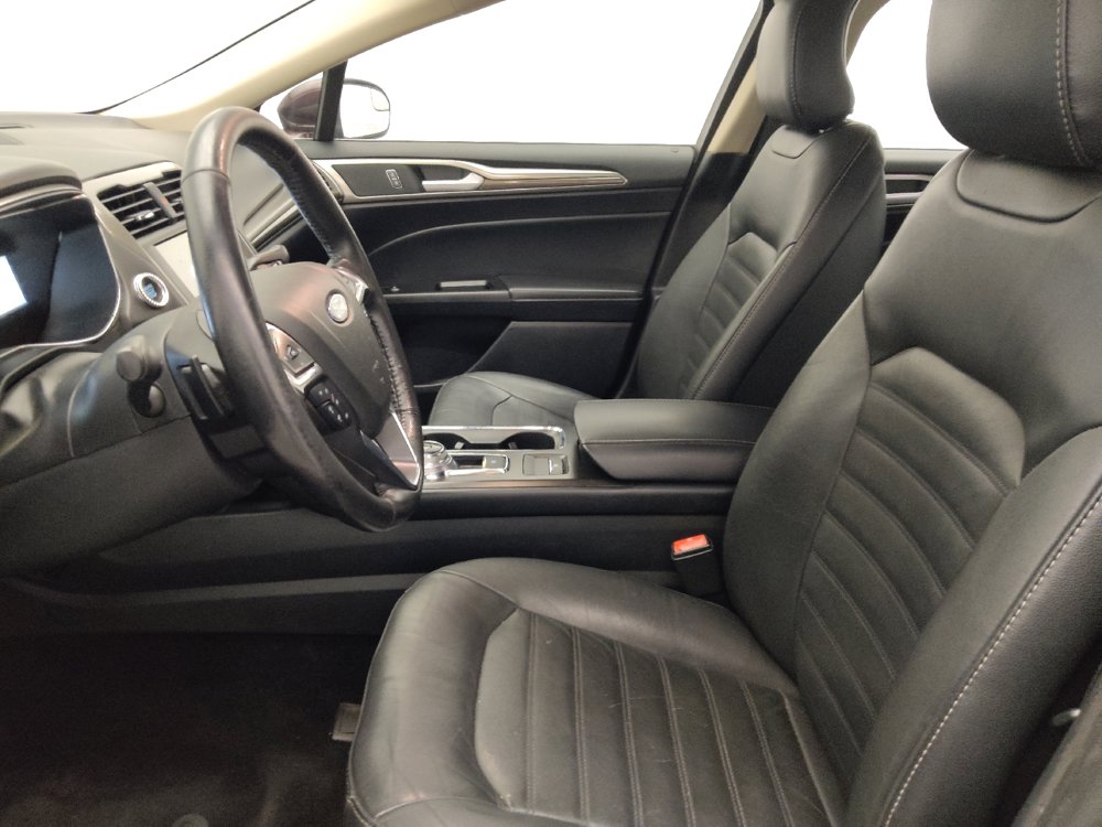 Used 2018 Ford Fusion SE w/ Fusion SE Technology Package FWD image 17