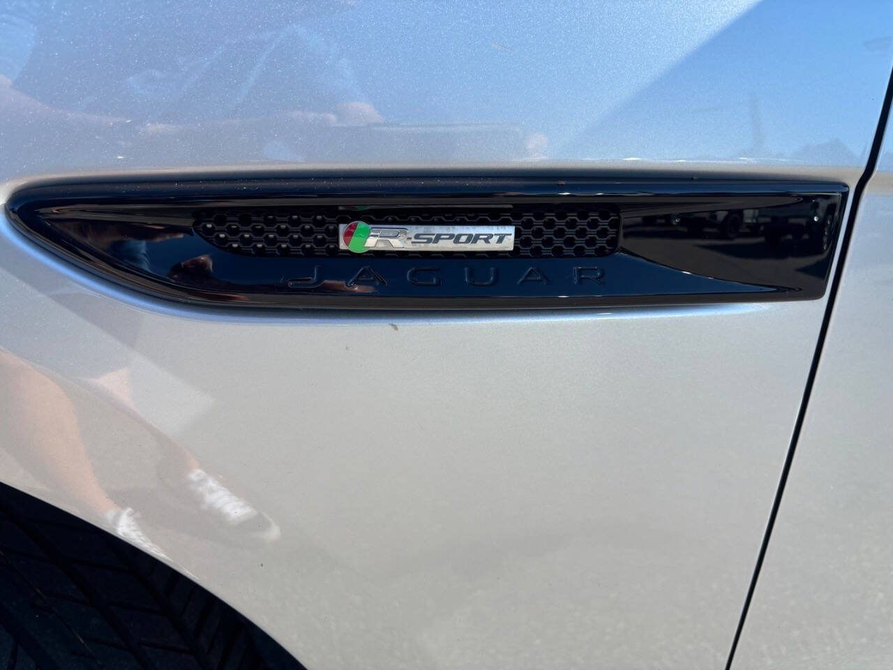 Used 2019 Jaguar F-PACE R-Sport AWD/4WD image 20