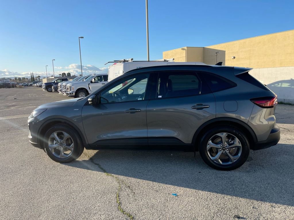 Used 2025 Ford Escape ST-Line w/ Equipment Group 301A image 5