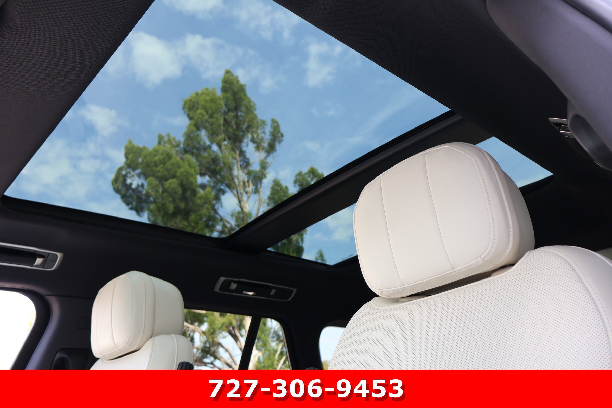 Used 2024 Land Rover Range Rover SE AWD/4WD image 5