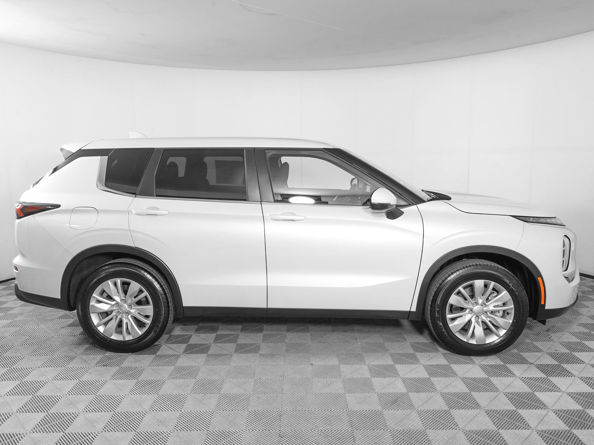 New 2026 Mitsubishi Outlander ES AWD/4WD image 4