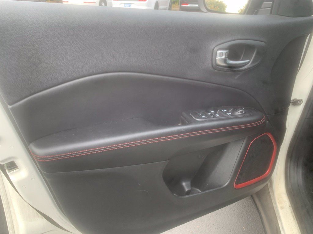 Used 2019 Jeep Compass Trailhawk AWD/4WD image 13