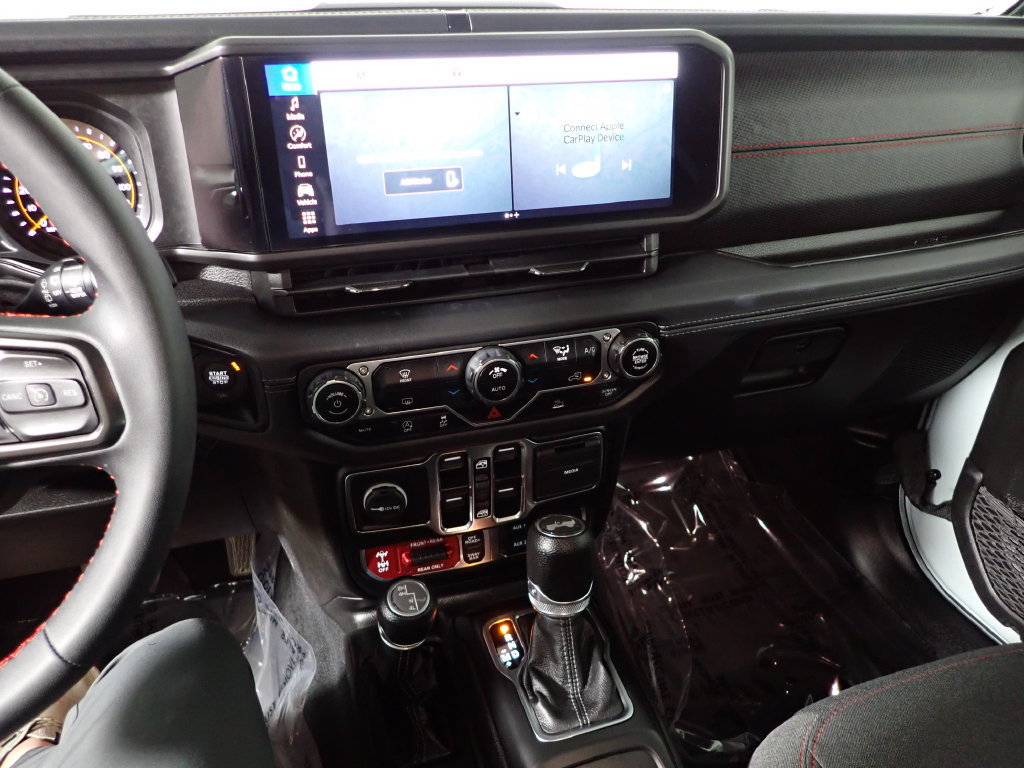 Used 2024 Jeep Wrangler Unlimited Rubicon AWD/4WD image 29