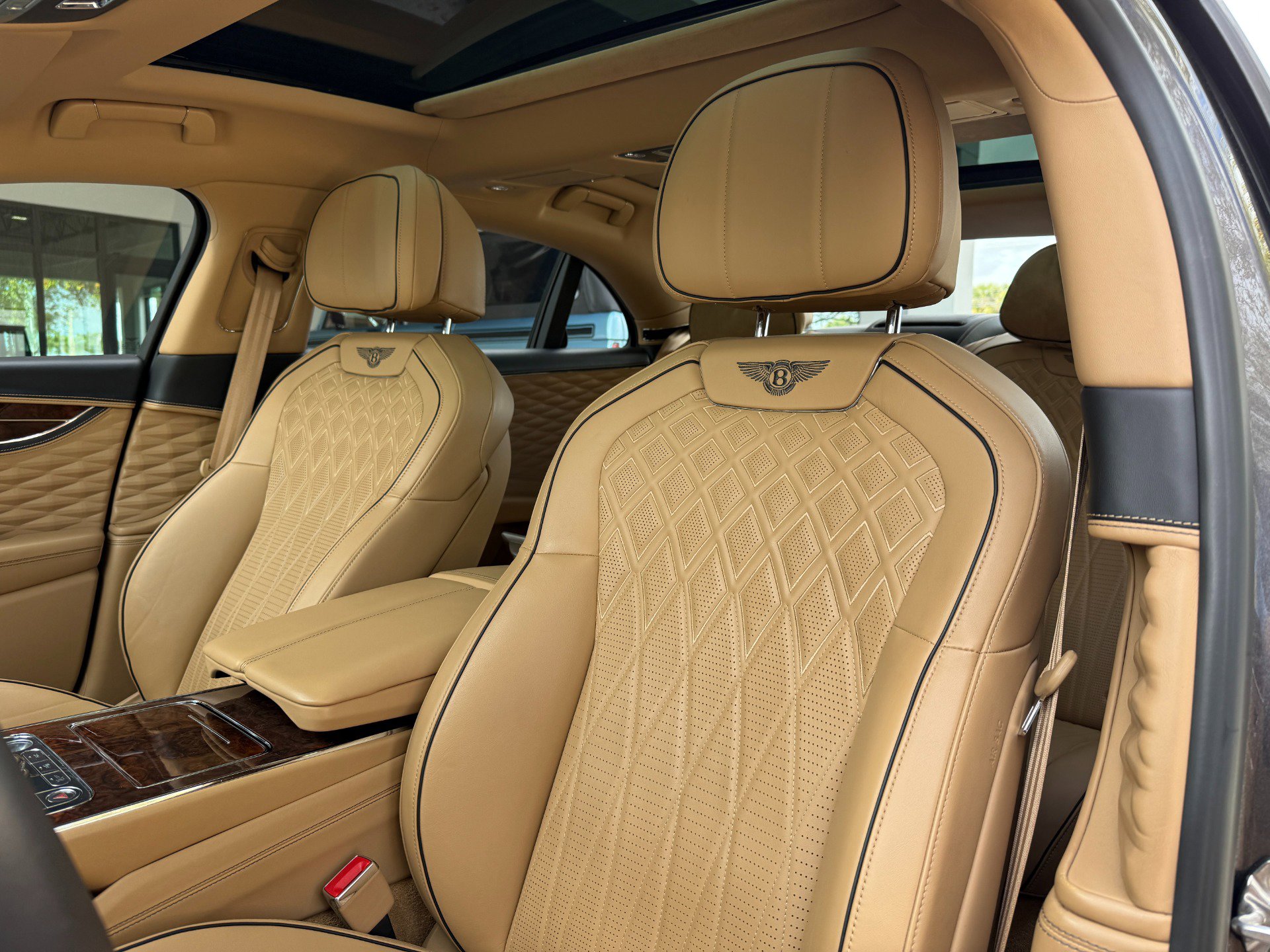 Used 2021 Bentley Flying Spur W12 AWD/4WD image 23