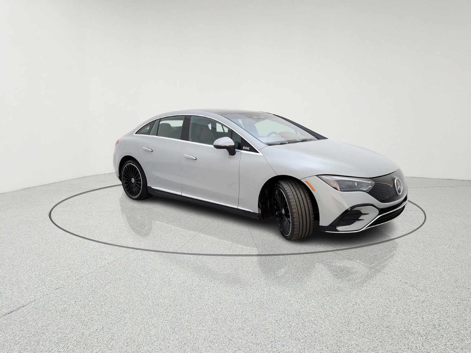 Used 2025 Mercedes-Benz EQE 500 4MATIC Sedan image 5