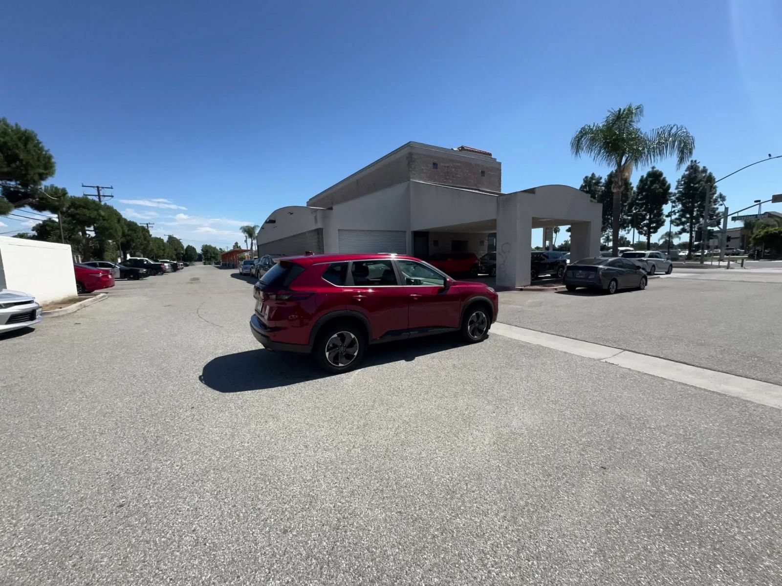 Used 2025 Nissan Rogue SV AWD/4WD image 13