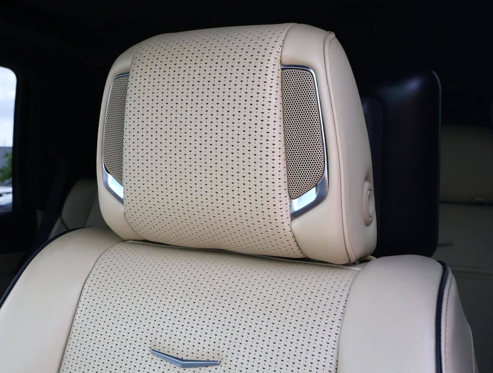 Used 2021 Cadillac Escalade Premium Luxury RWD image 22