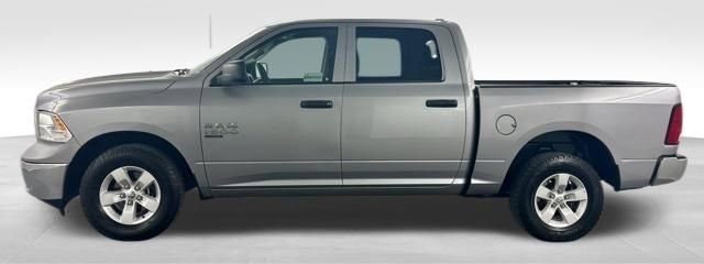 Used 2022 RAM 1500 Classic SLT image 5