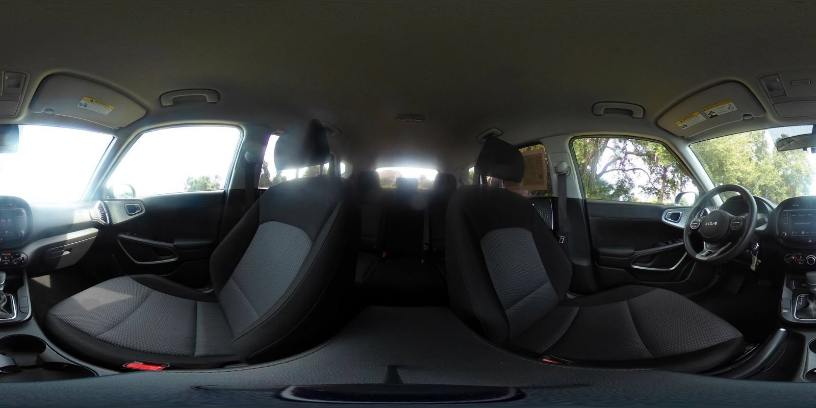 Used 2025 Kia Soul LX w/ LX Technology Package FWD image 39