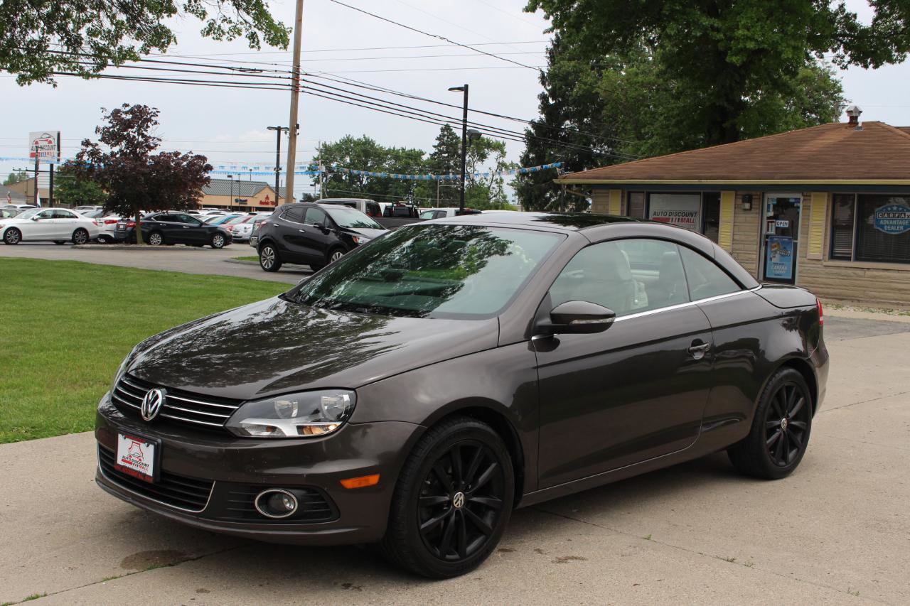Used 2015 Volkswagen Eos Komfort FWD image 2