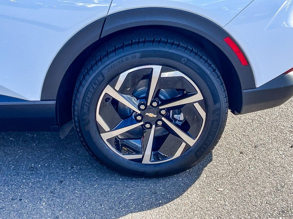 New 2026 Chevrolet Equinox EV LT image 10