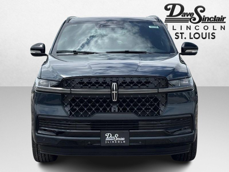 New 2026 Lincoln Navigator Reserve AWD/4WD image 8