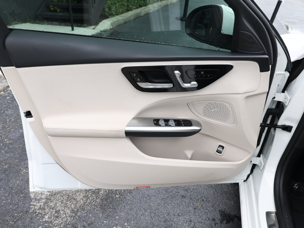 Used 2023 Mercedes-Benz C 300 Sedan image 11