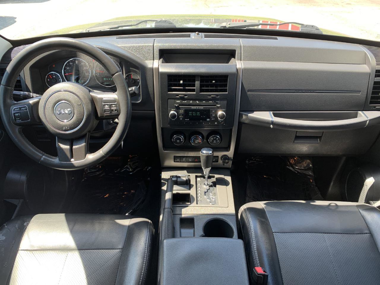 Used 2012 Jeep Liberty Sport AWD/4WD image 39
