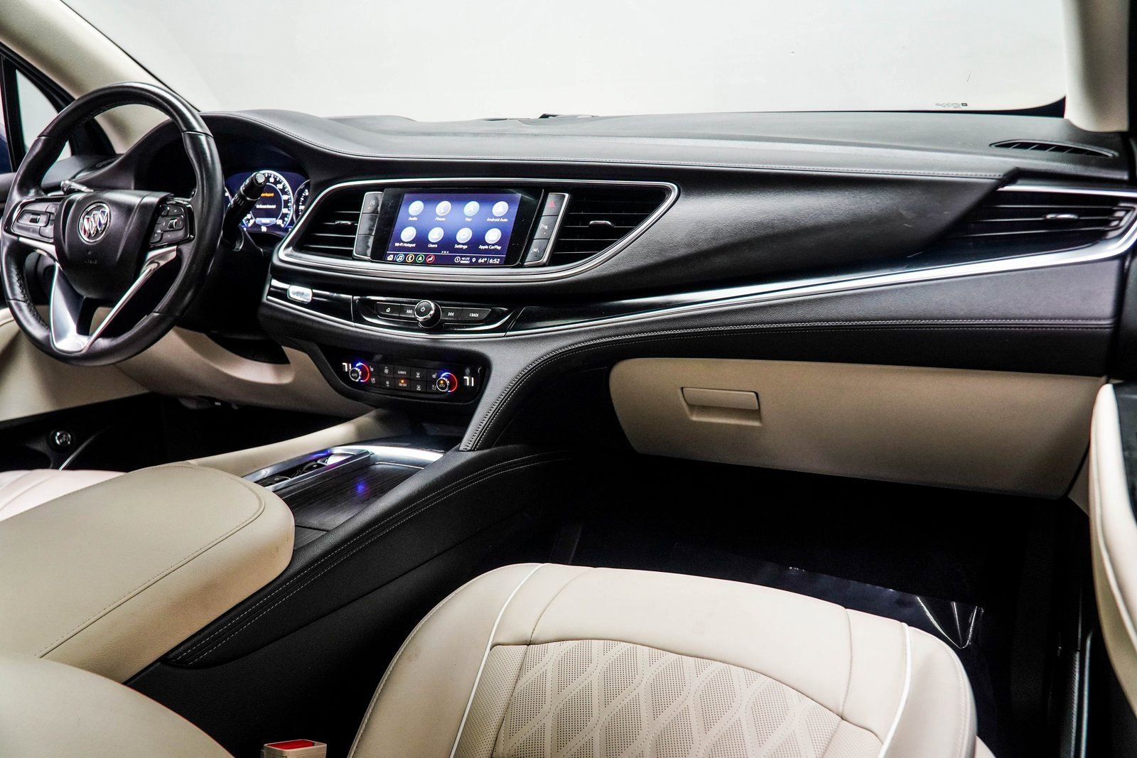Used 2023 Buick Enclave Avenir image 17