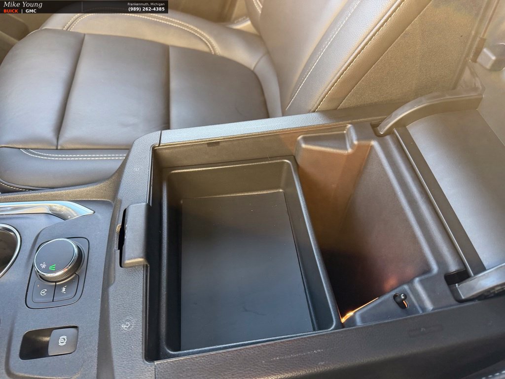 Used 2023 Chevrolet Traverse LT w/ LPO, Floor Liner Package FWD image 35