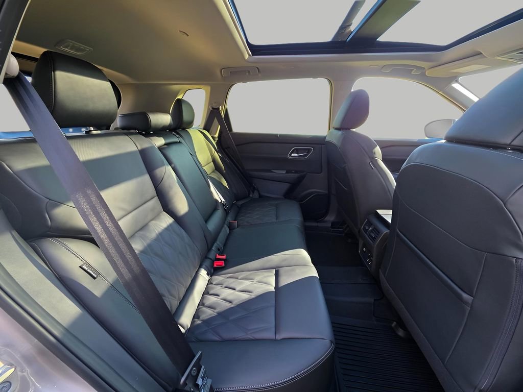 New 2026 Nissan Rogue Platinum image 10