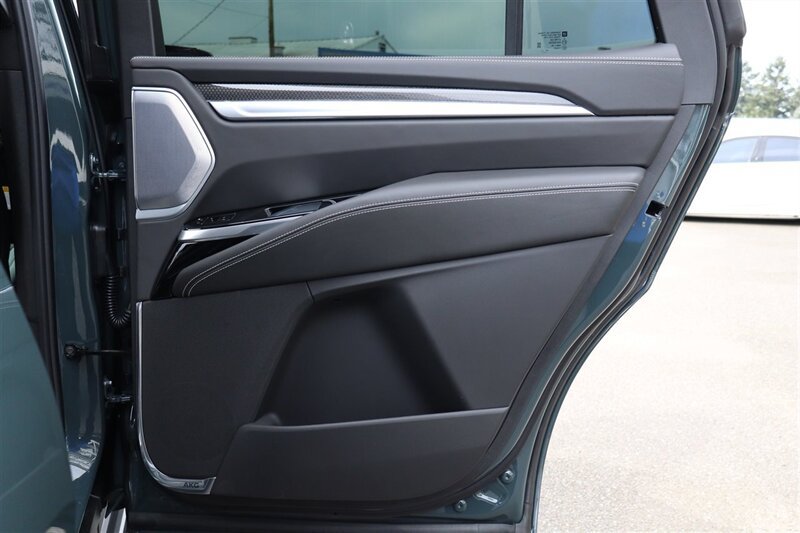 Used 2026 Cadillac Escalade V w/ LPO, ONYX Package AWD/4WD image 30