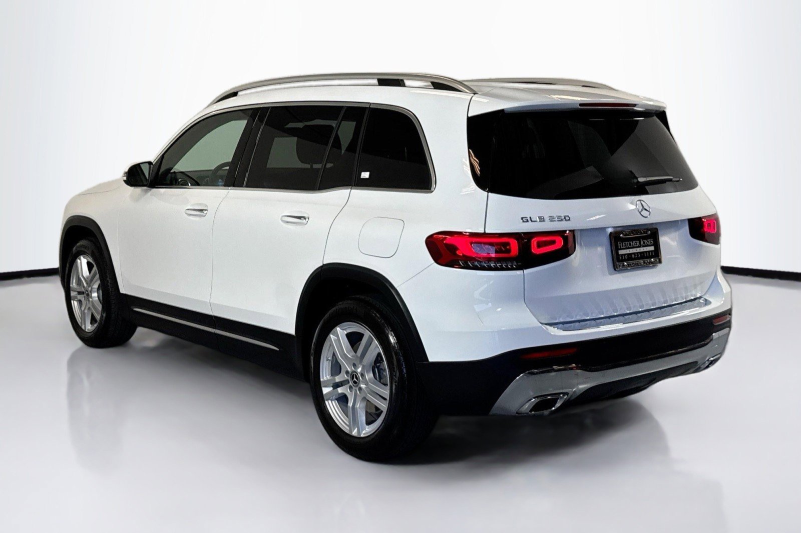 Certified 2023 Mercedes-Benz GLB 250 w/ Premium Package image 7