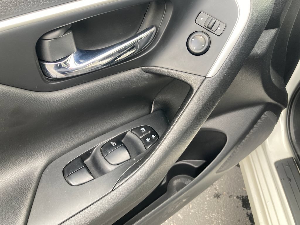 Used 2017 Nissan Altima 2.5 SR FWD image 14