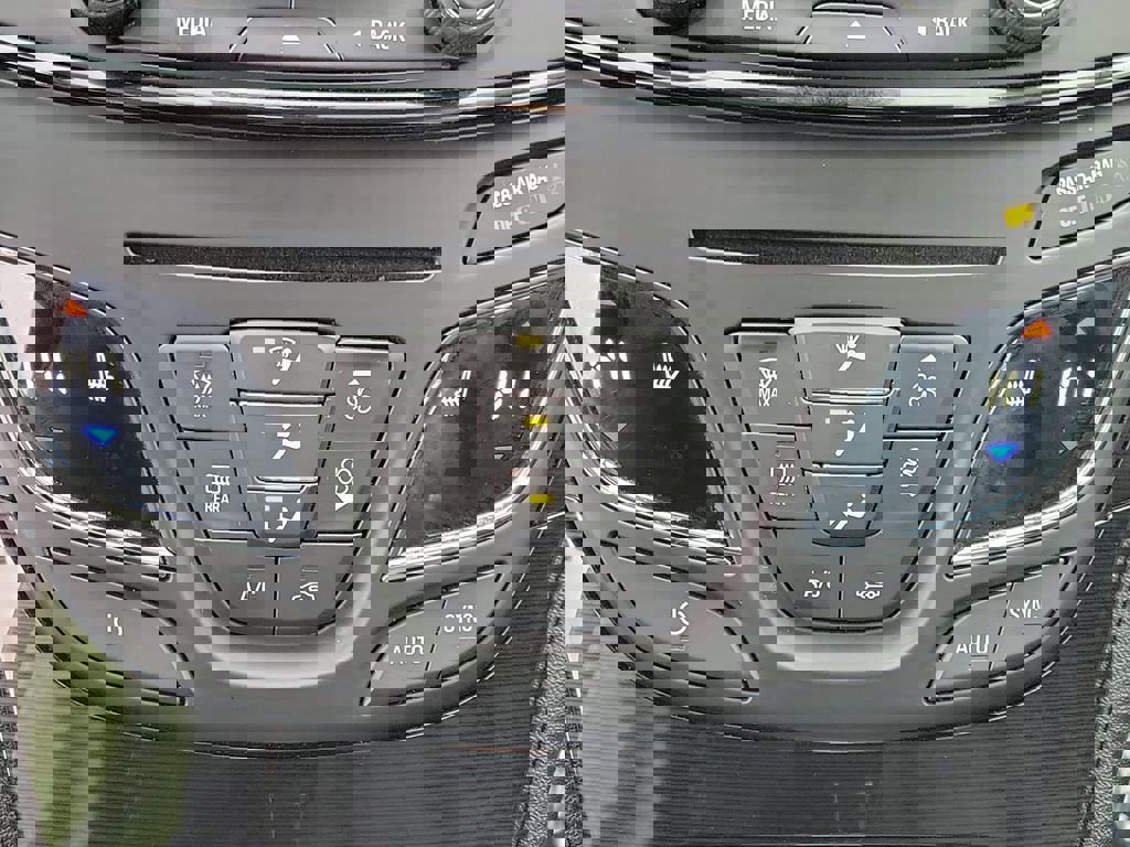 Used 2016 Buick Regal image 25