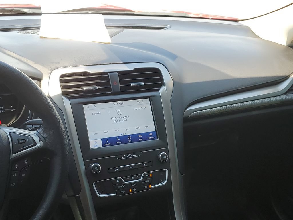 Used 2020 Ford Fusion SE FWD image 29