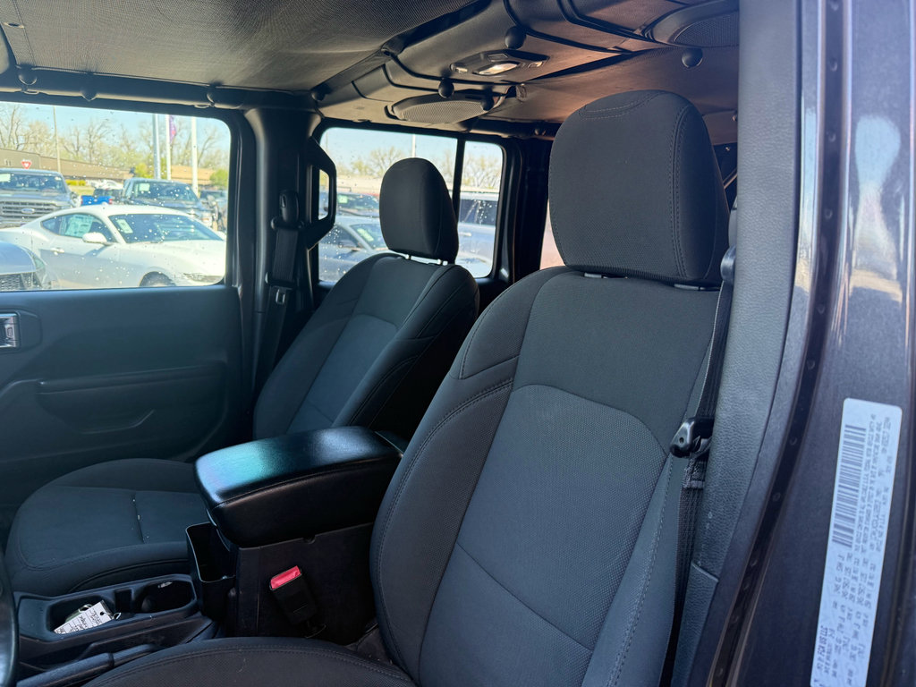 Used 2018 Jeep Wrangler Unlimited Sport S AWD/4WD image 10
