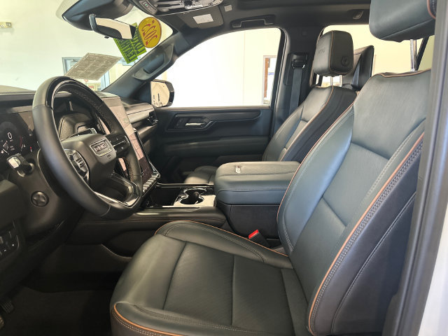 Certified 2025 GMC Yukon AT4 w/ AT4 Premium Plus Package AWD/4WD image 22