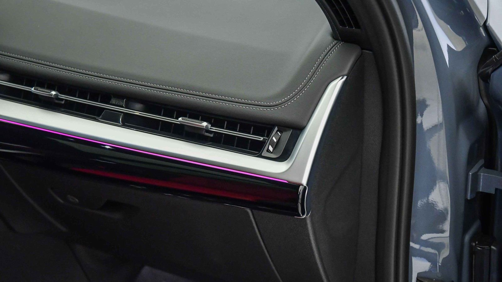 Used 2025 BMW X1 xDrive28i w/ Convenience Package image 17