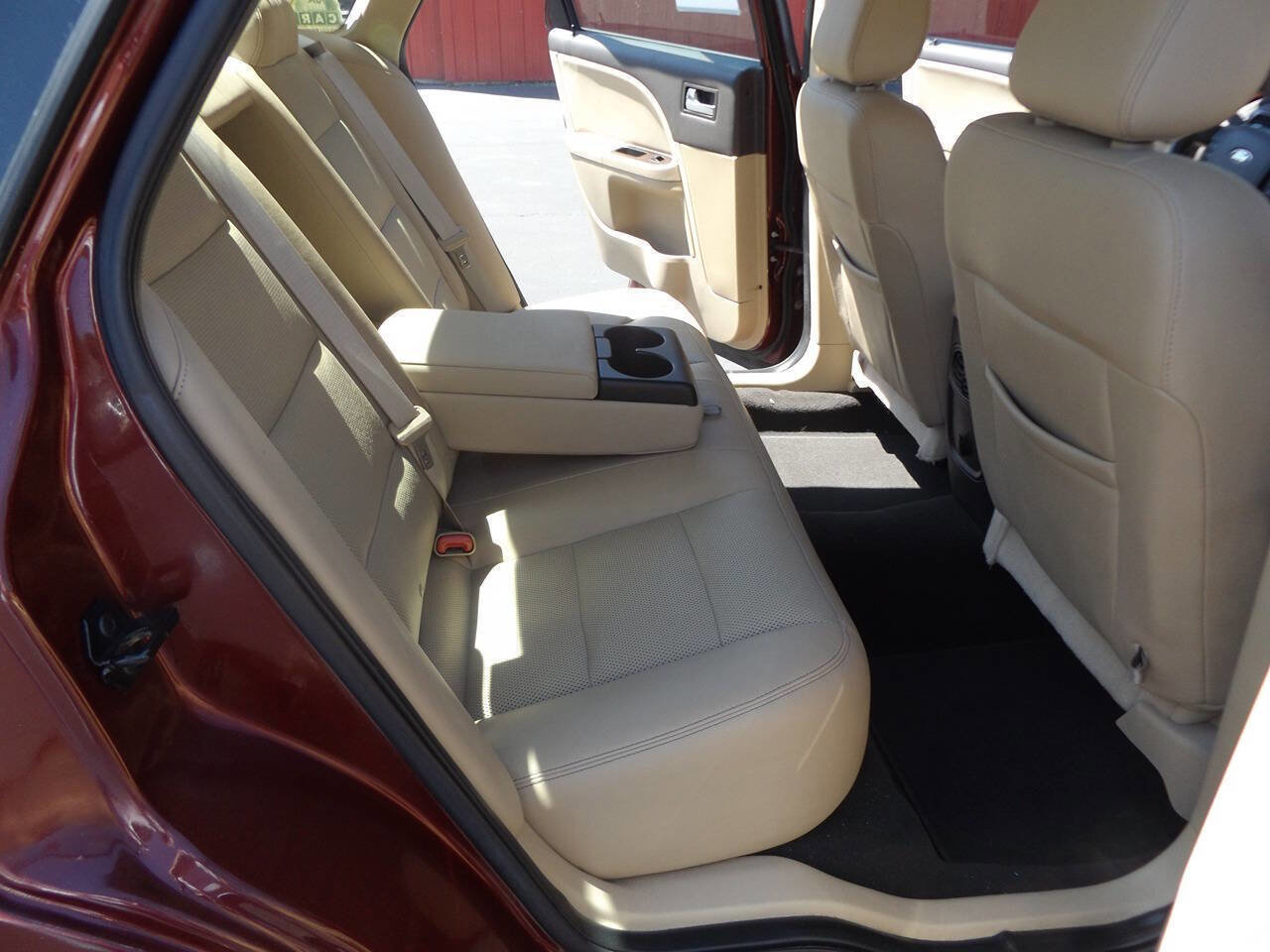 Used 2008 Ford Taurus SEL FWD image 24