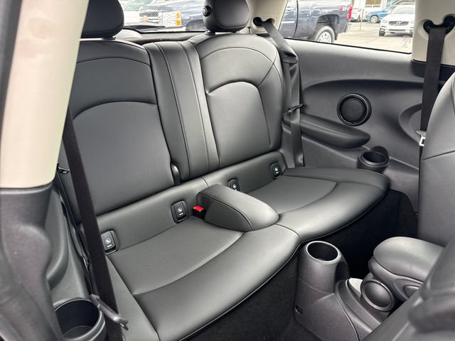 Used 2022 MINI Cooper 2-Door Hardtop FWD image 10