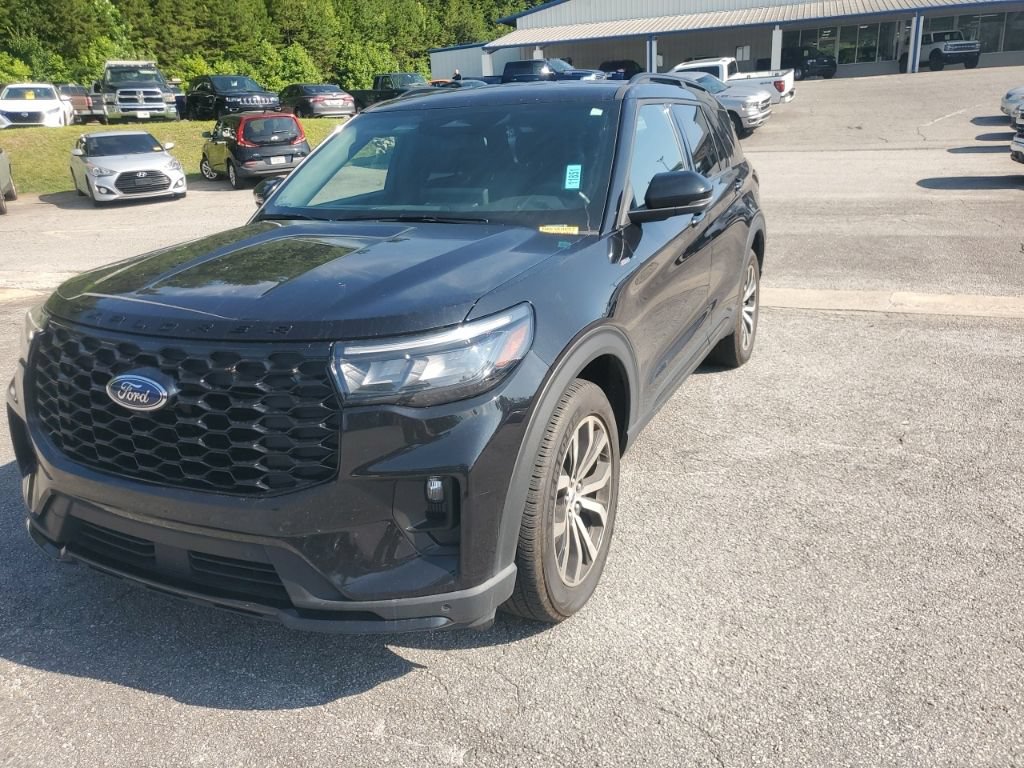 Used 2025 Ford Explorer ST-Line AWD/4WD image 2