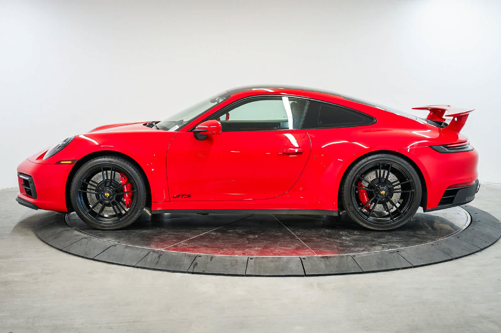 Certified 2024 Porsche 911 Carrera 4 GTS AWD/4WD image 2