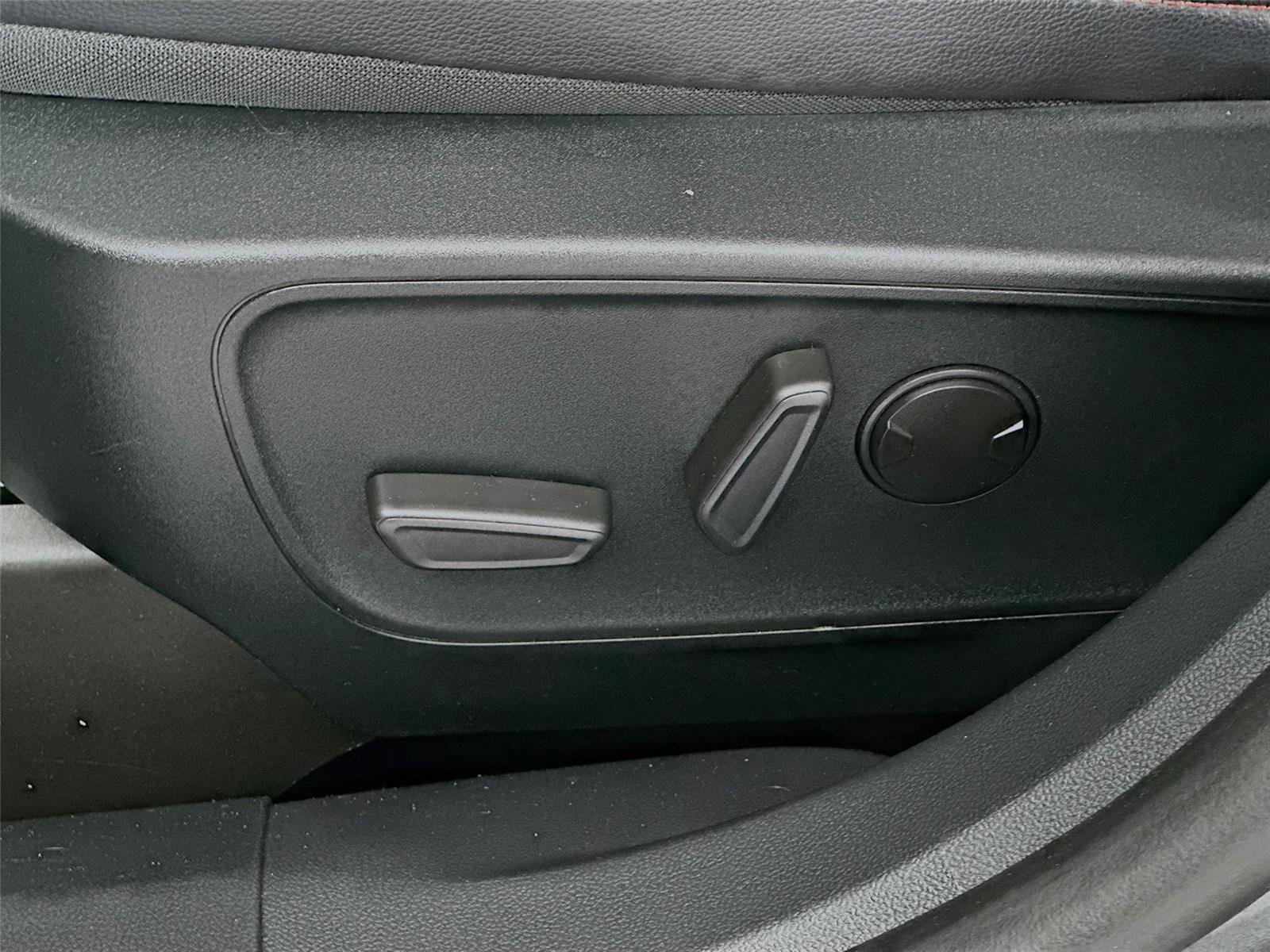 Used 2022 Ford Escape SEL w/ SEL Stealth AWD Package image 23