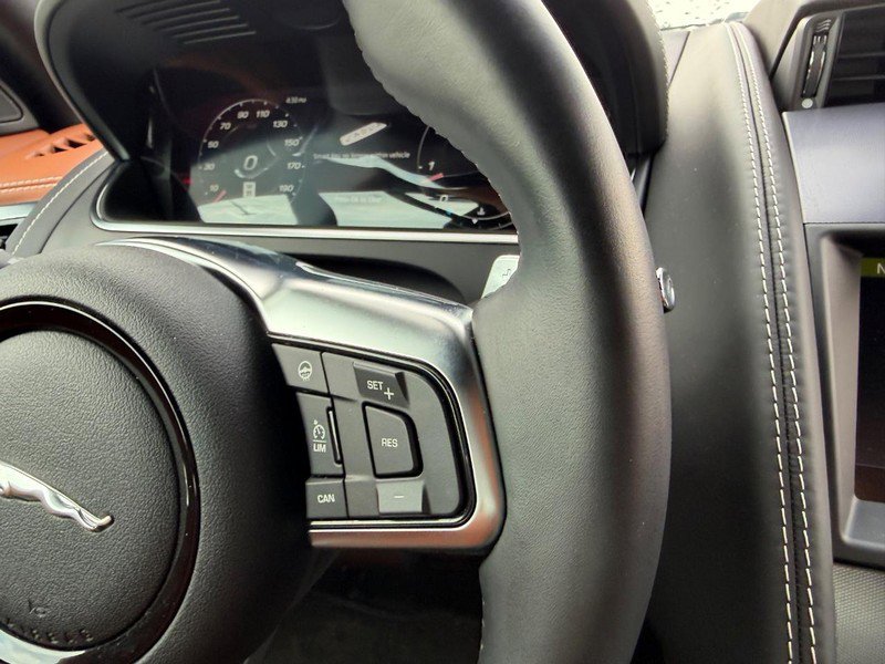 Used 2022 Jaguar F-TYPE Coupe RWD image 12