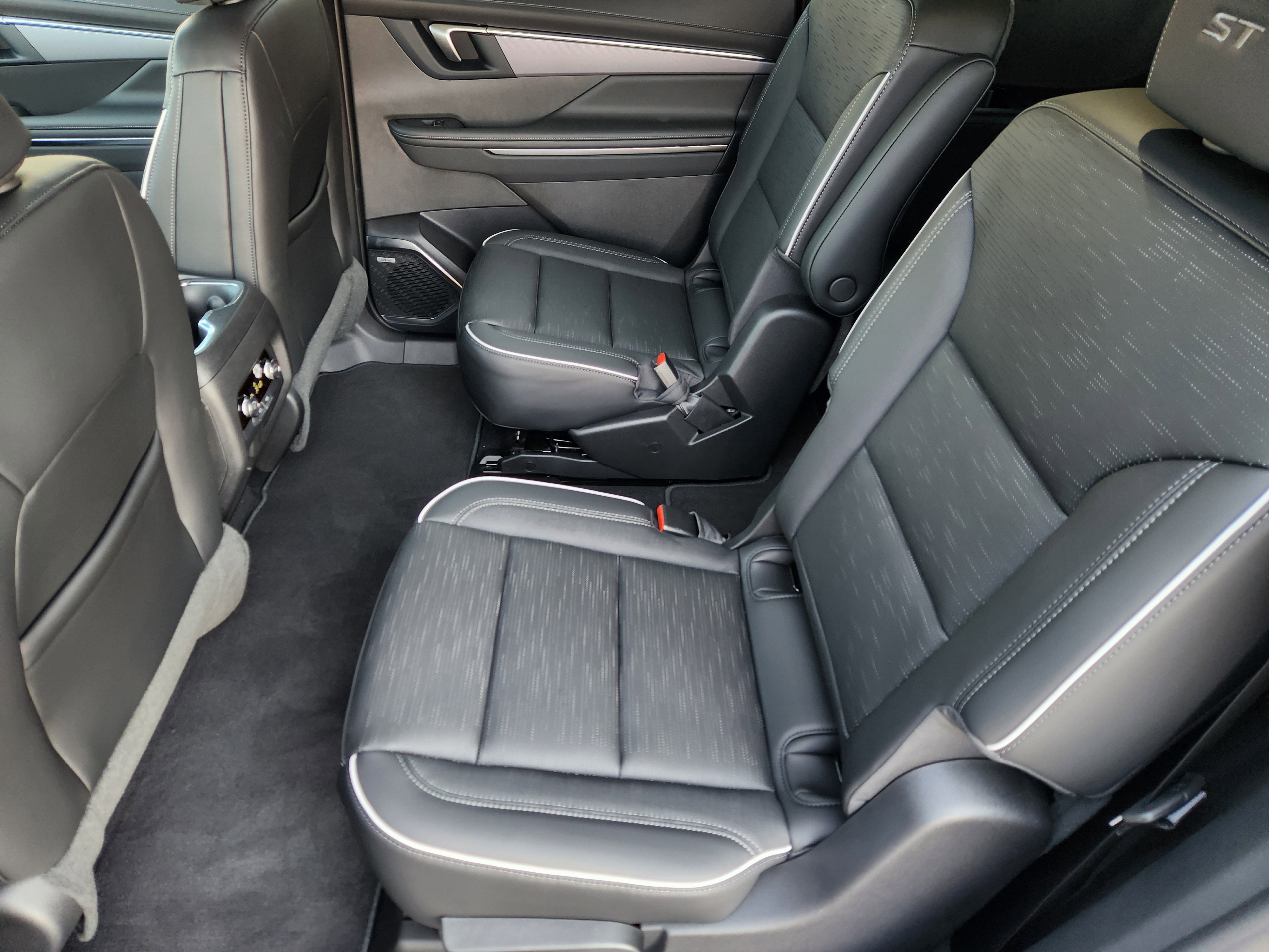 New 2026 Buick Enclave Sport Touring w/ Power Package FWD image 21