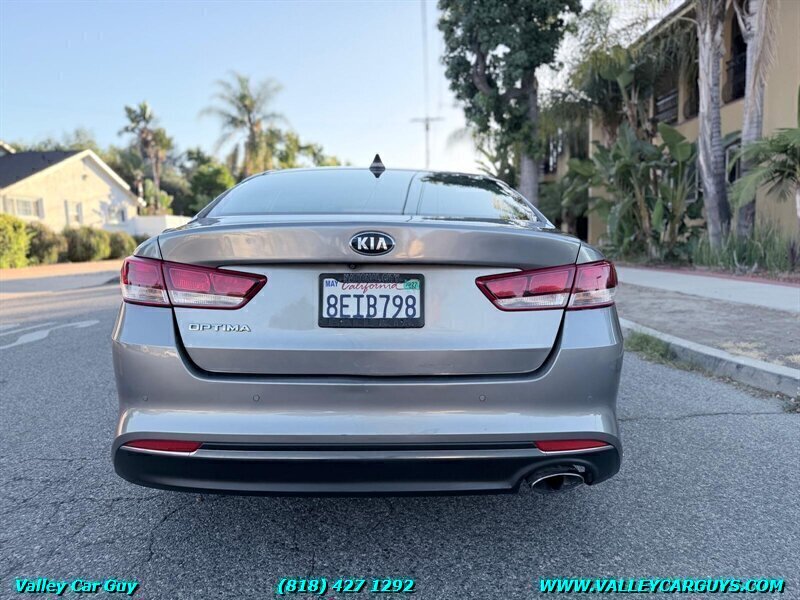 Used 2018 Kia Optima LX w/ 17" Alloy Wheels Package FWD image 5