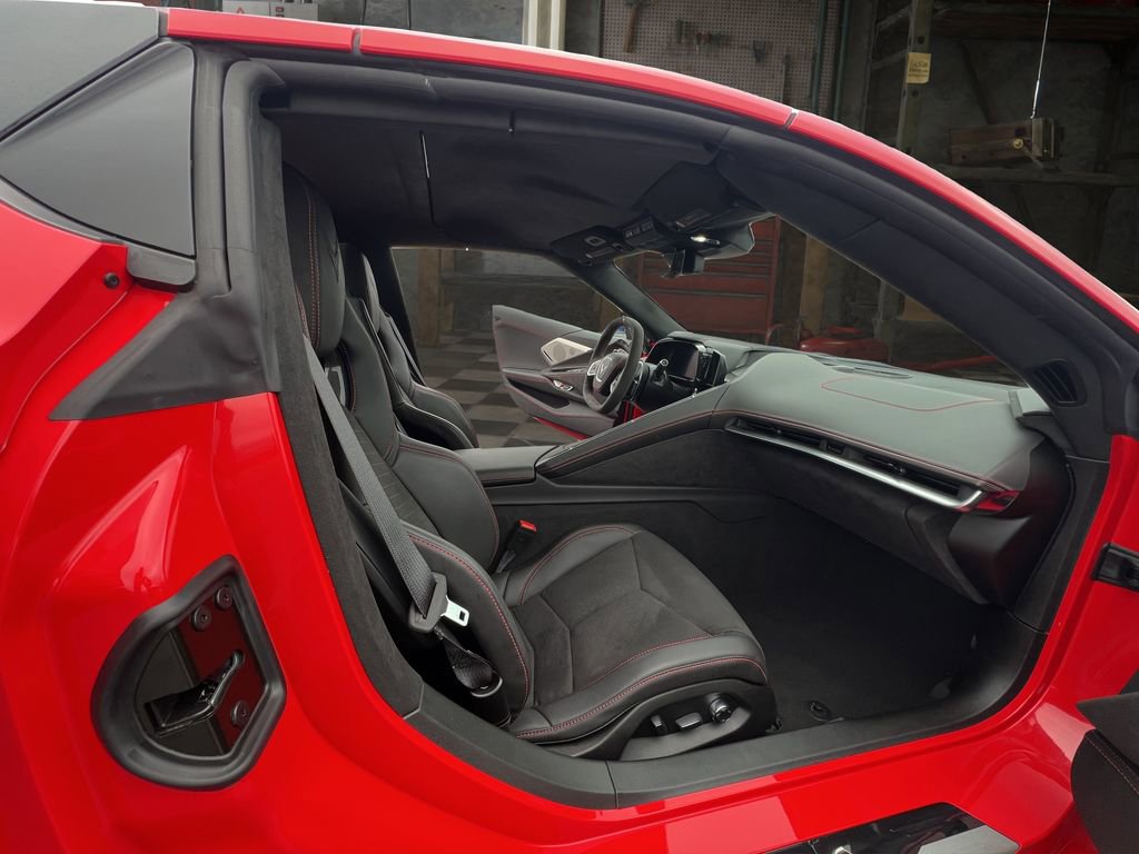 Used 2021 Chevrolet Corvette Stingray w/ Z51 Performance Package image 14