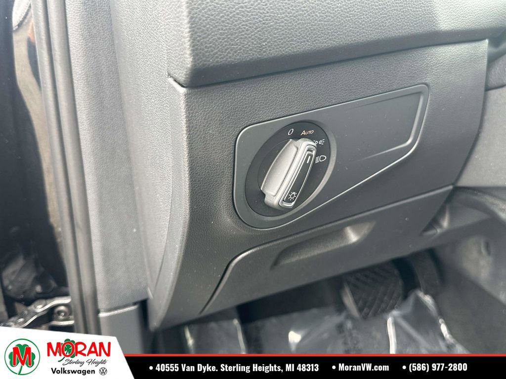 Used 2023 Volkswagen Tiguan SE AWD/4WD image 21
