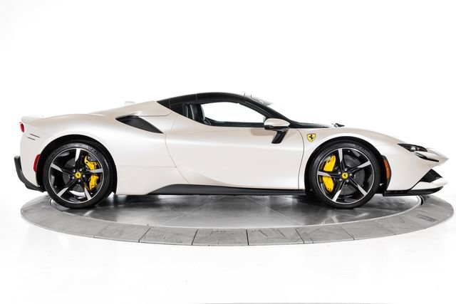 Used 2023 Ferrari SF90 Spider AWD/4WD image 13