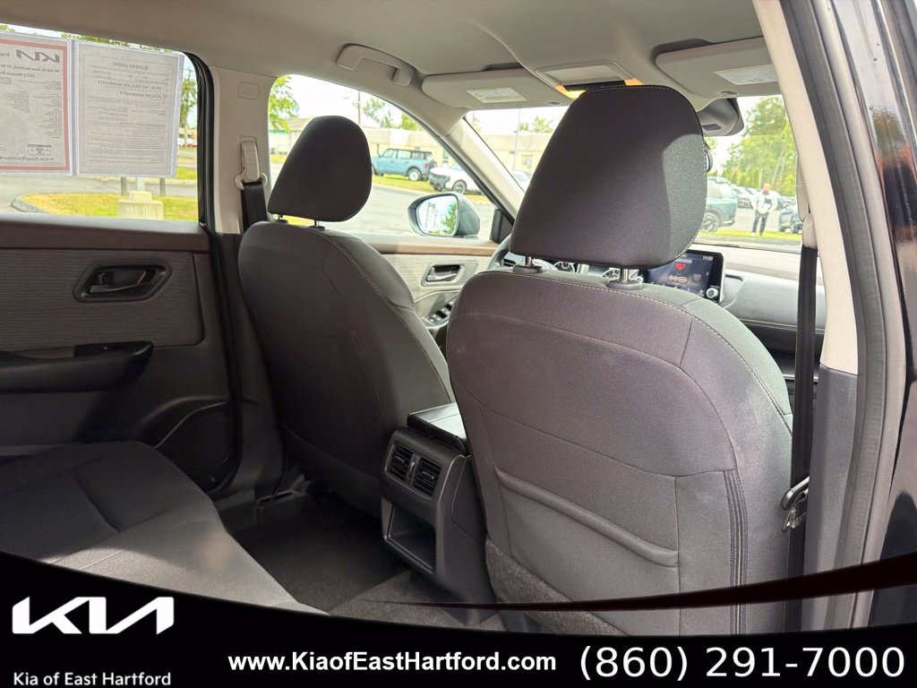 Used 2023 Nissan Rogue S AWD/4WD image 14