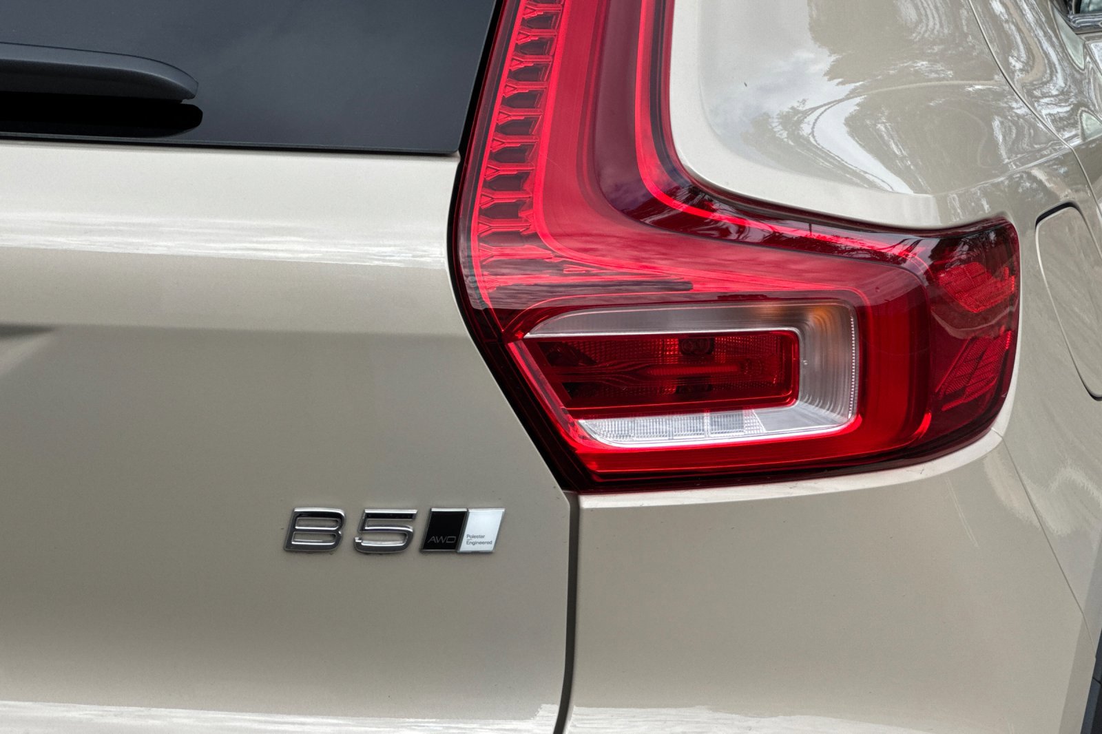 New 2025 Volvo XC40 B5 Ultra image 7