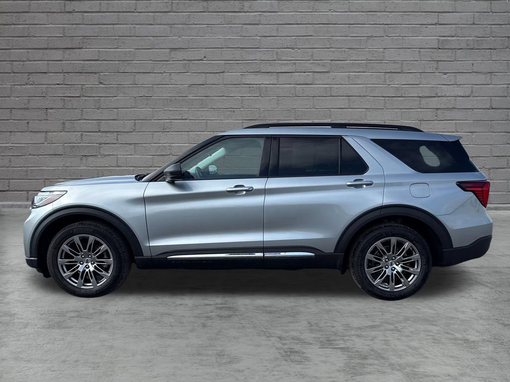 Used 2025 Ford Explorer Active w/ Active Comfort Package AWD/4WD image 4