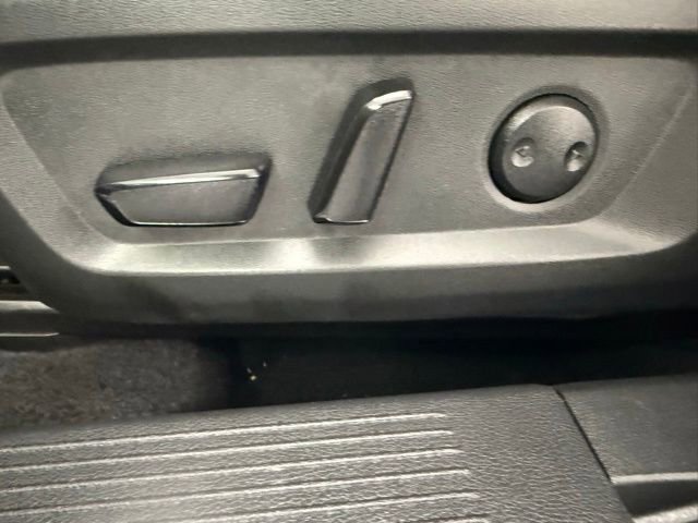 Used 2025 Nissan Rogue SV w/ SV Premium Package image 27