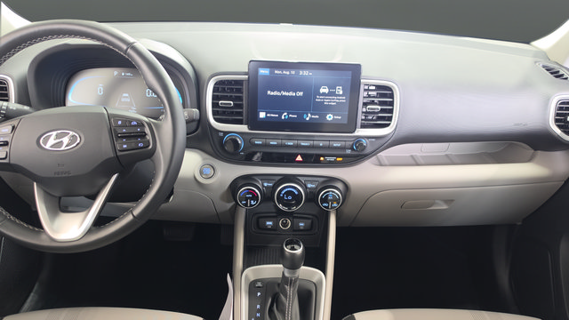 Certified 2025 Hyundai Venue SEL FWD image 13