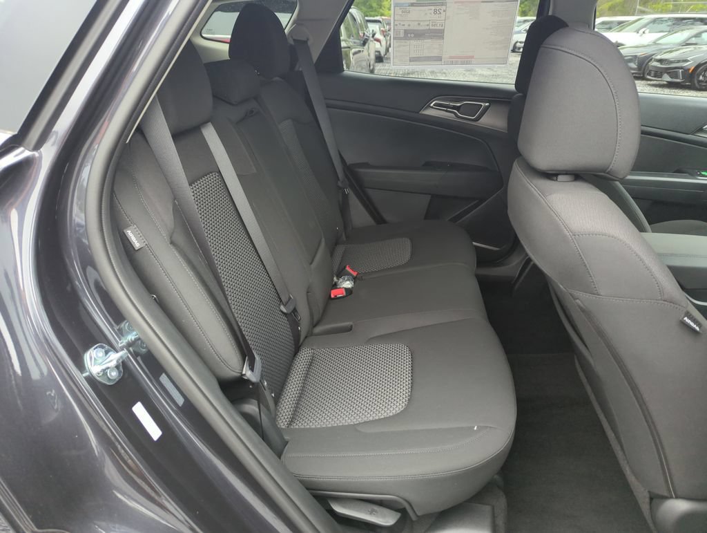New 2026 Kia Sportage LX w/ LX Convenience Package FWD image 31