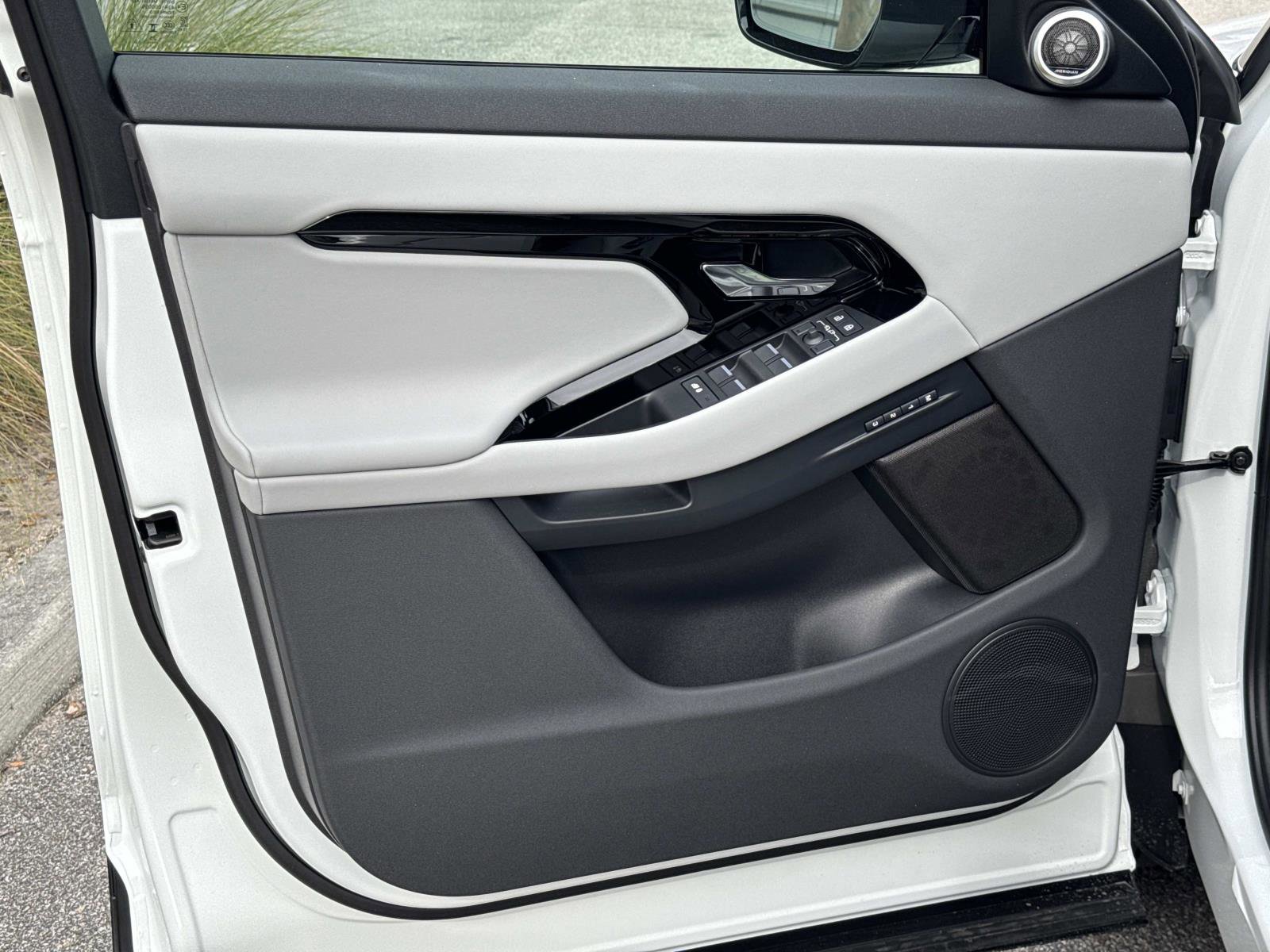 New 2026 Land Rover Range Rover Evoque S AWD/4WD image 19